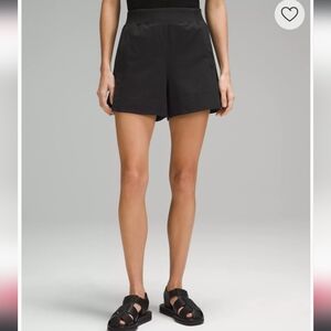 NWT Lululemon Stretch Woven Relaxed Fit High-Rise Short 4” - Black, Size XL